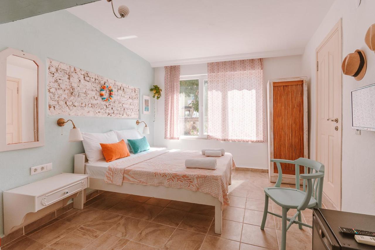 Kuytu Terrace Bed And Breakfast カシュ 部屋 写真
